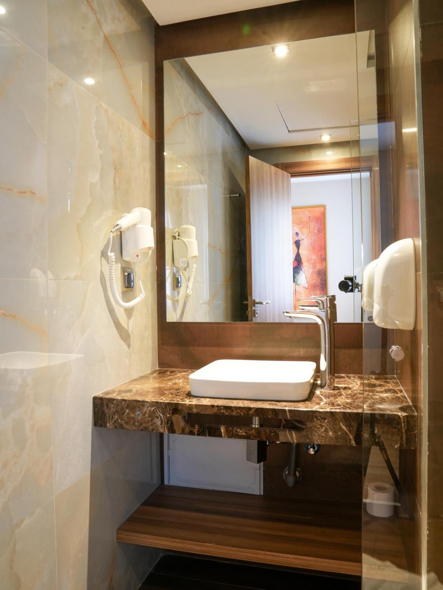 First Suites Hotel Rabat Kültér fotó